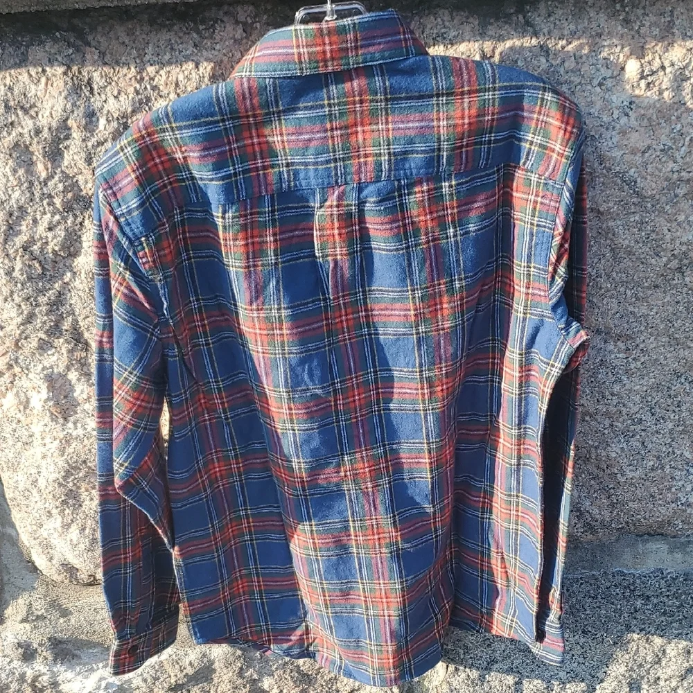 L.L. Bean Men's Casual Blue and Red Plaid Shirt - Picture 6 of 11